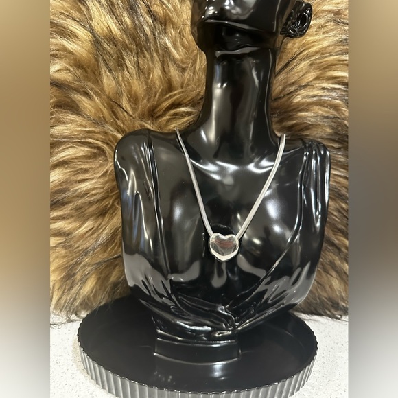 * Brand New * 18” Sterling Silver Herringbone Heart Necklace - Picture 3 of 3